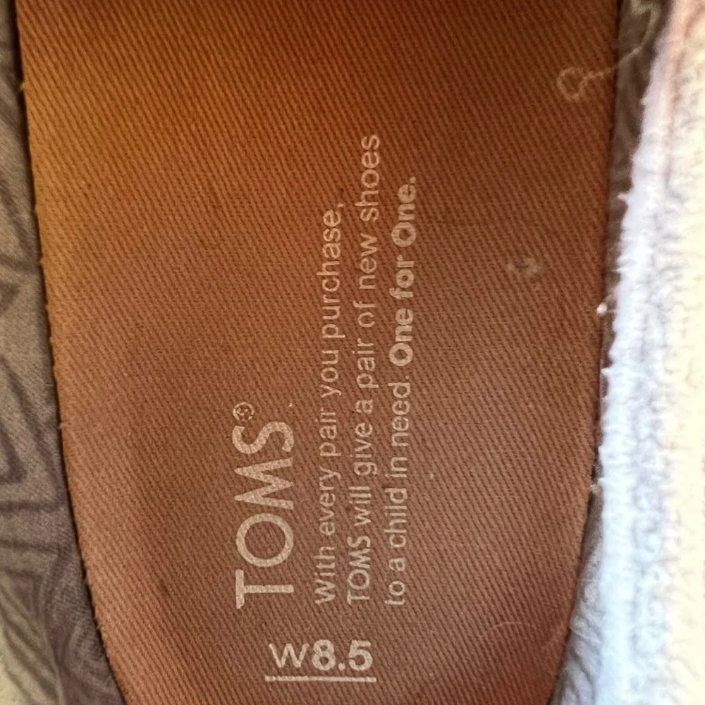 TOMS wool and suade size 8.5w - Picture 2 of 4